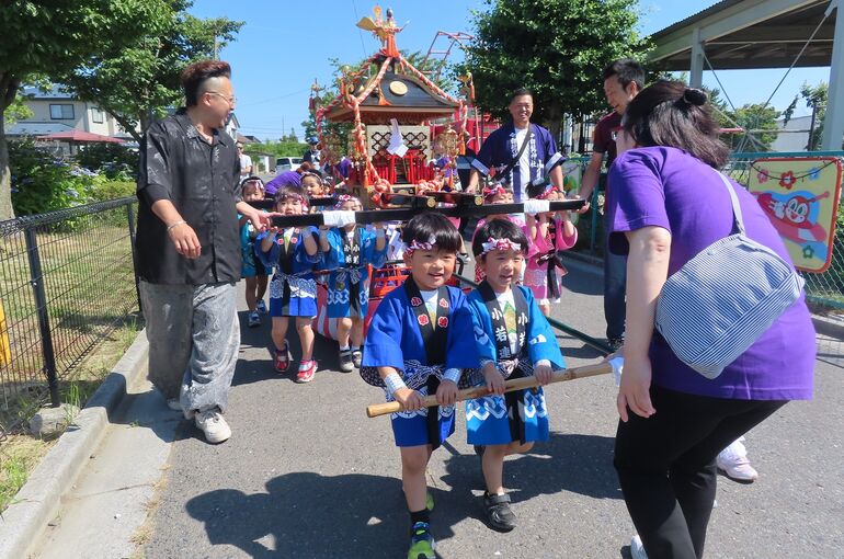 お神輿きりん