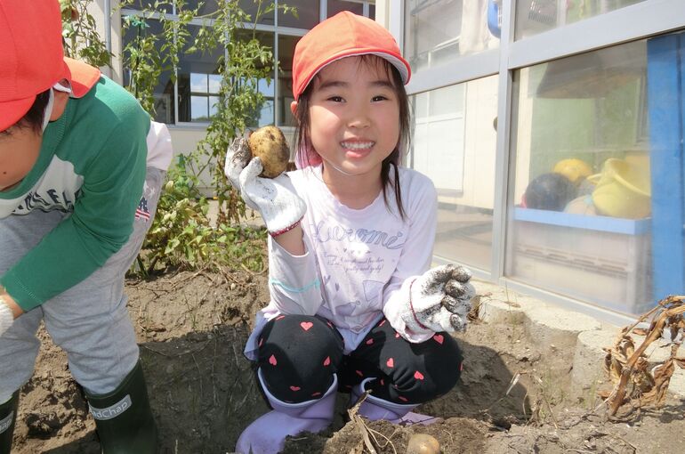 みな
