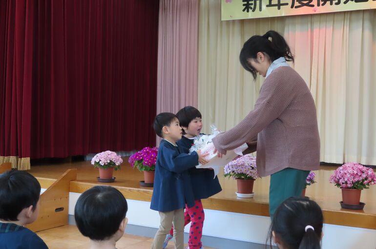 交通安全マスコット贈呈